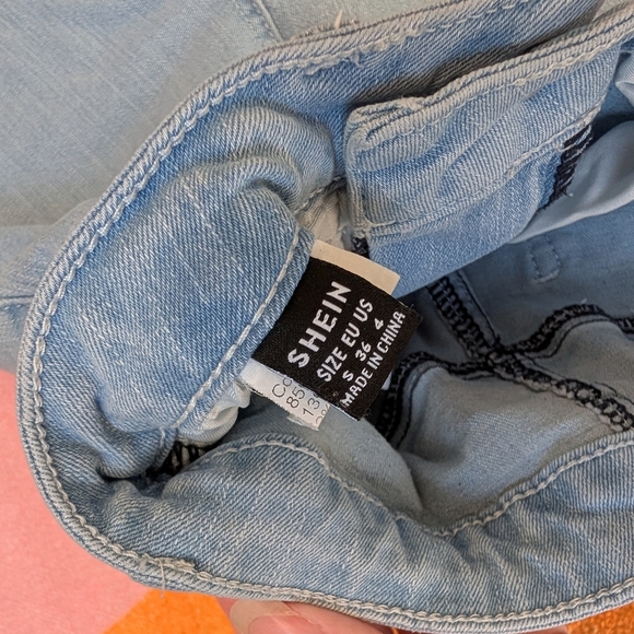 🖤 Light Blue Flare Jeans - Picture 3 of 5